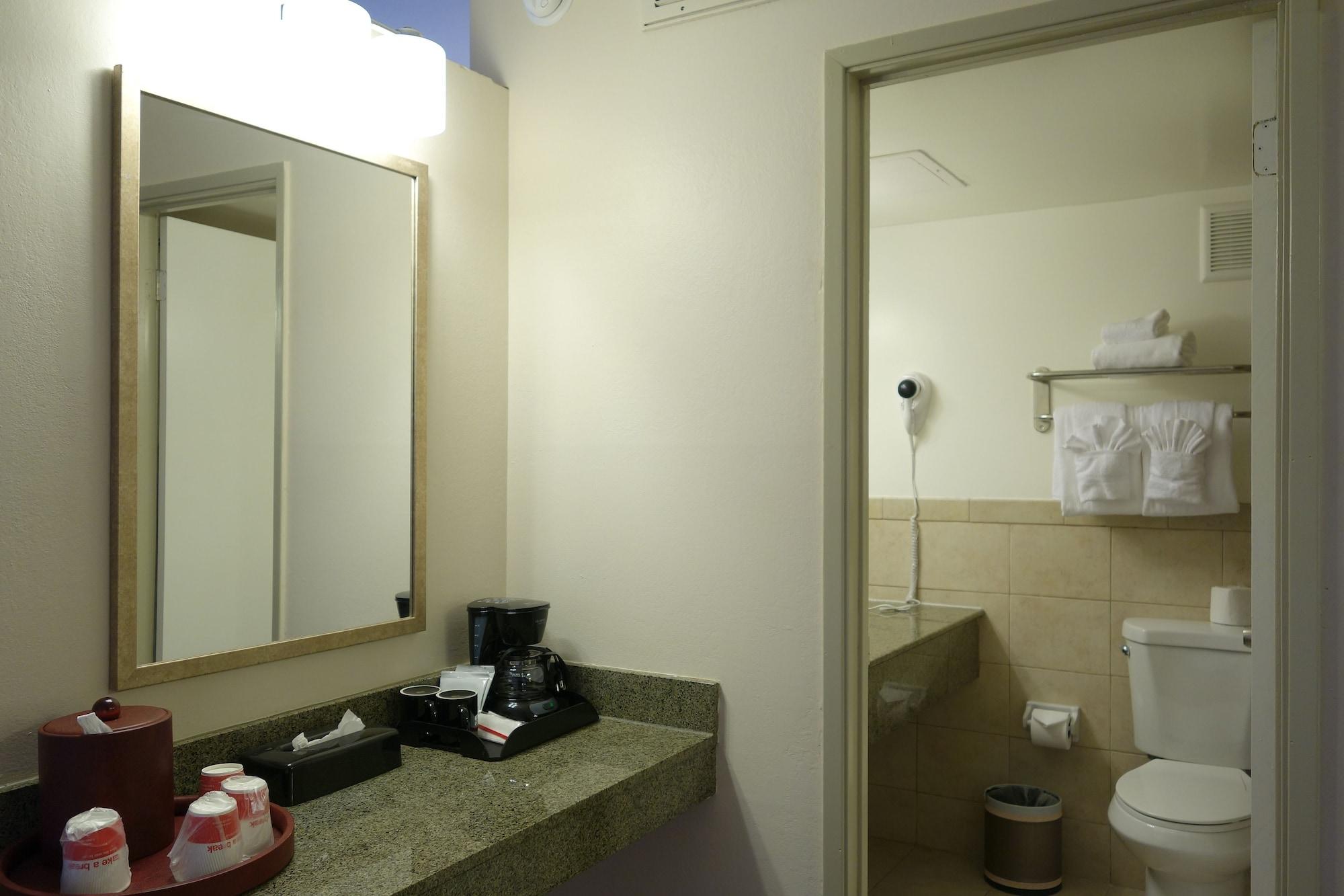 Ramada By Wyndham Sacramento Hotel North Highlands Exterior photo
